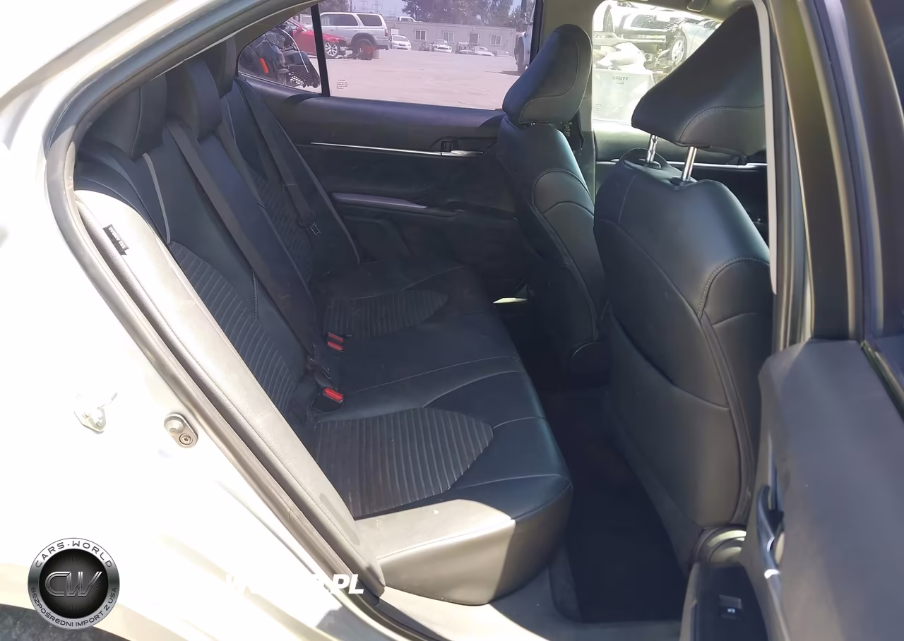 2018 Toyota Camry Se VIN:4T1B11HK3JU021660 - 8