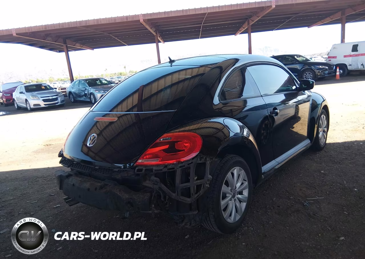 2013 Volkswagen Beetle 2.5L Entry VIN:3VWFP7AT3DM652473 - 4