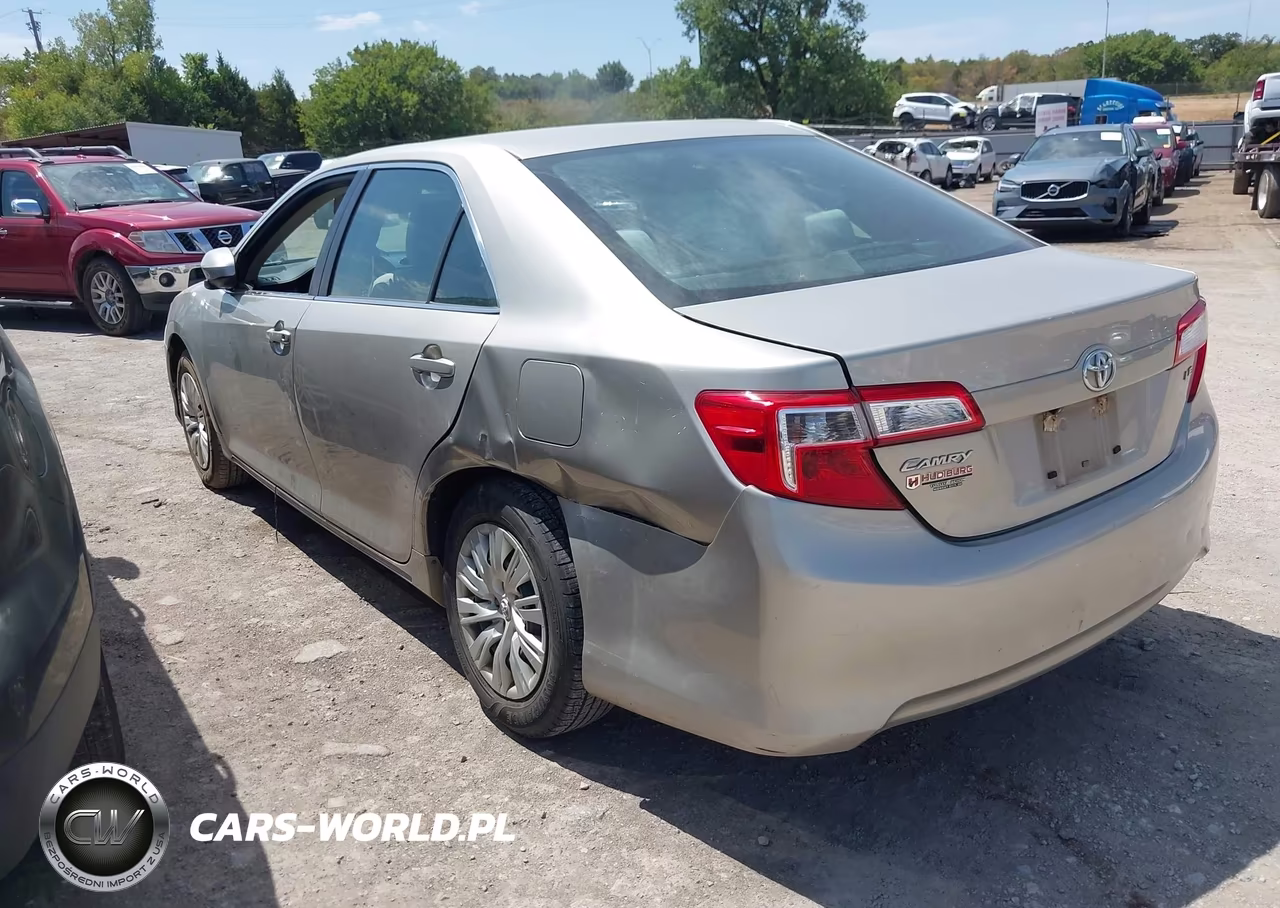 2014 Toyota Camry Le VIN:4T4BF1FK4ER338301 - 3