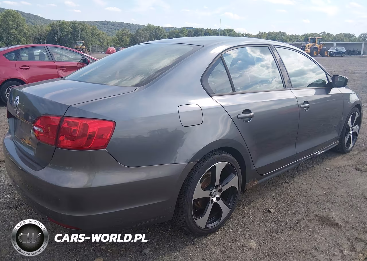 2011 Volkswagen Jetta 2.0L S VIN:3VW1K7AJ5BM334424 - 4