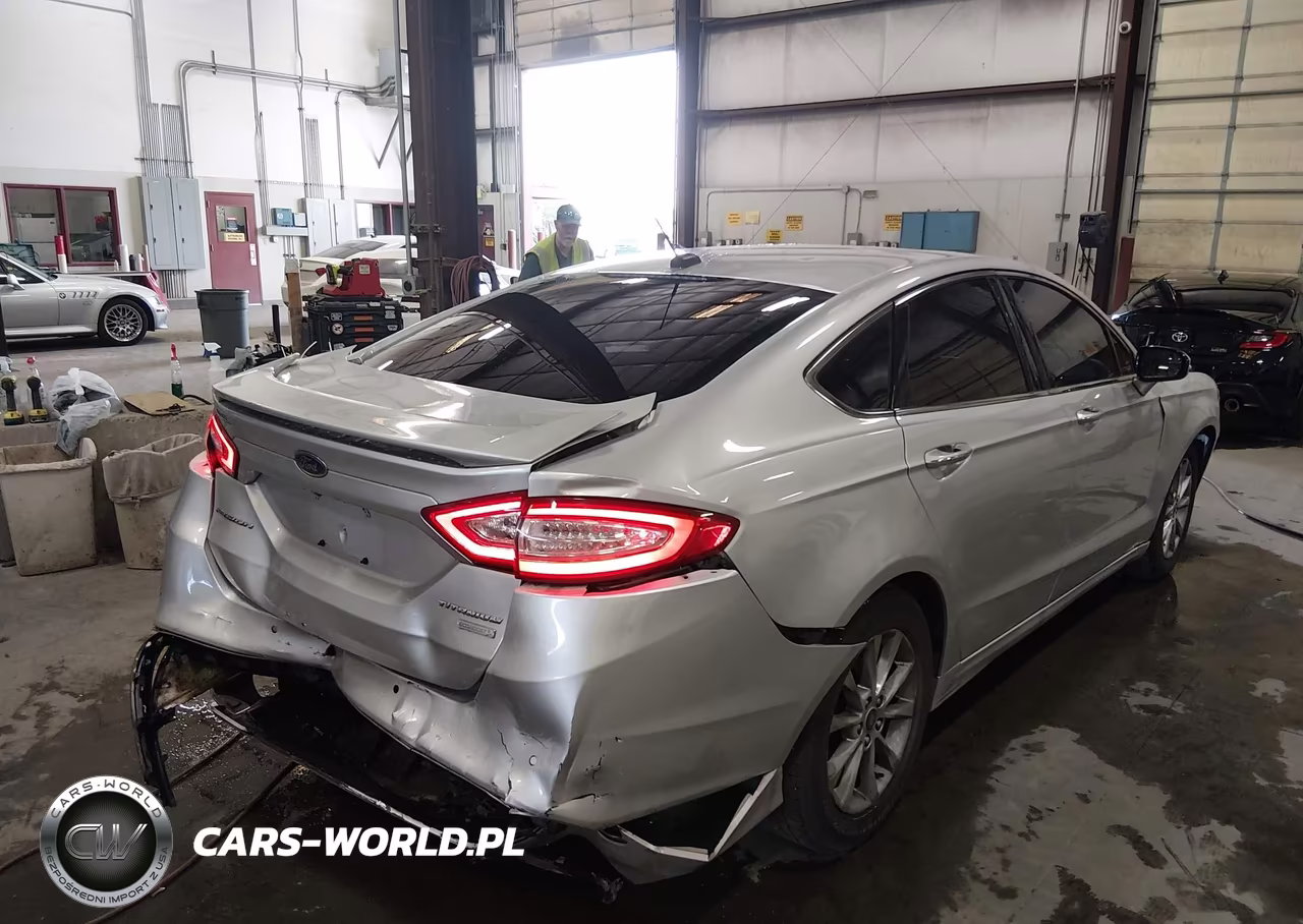 2014 Ford Fusion Titanium VIN:3FA6P0K96ER284653 - 4