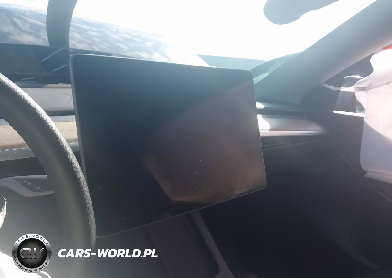 2022 Tesla Model Y Performance Dual Motor All-Wheel Drive VIN:7SAYGDEF4NF446053 - 17