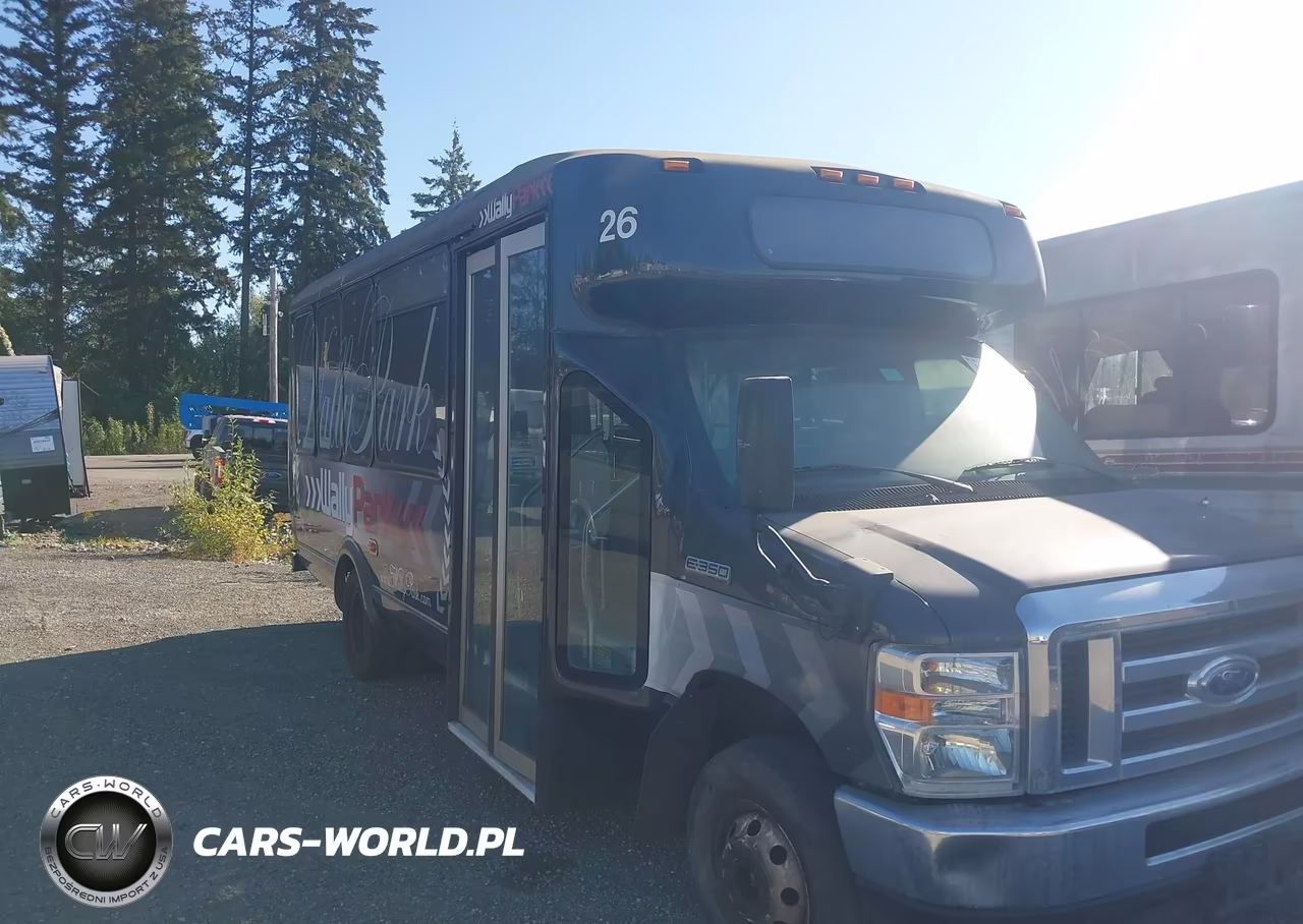 2013 Ford E-350 Cutaway – zdjęcie 1 z 18