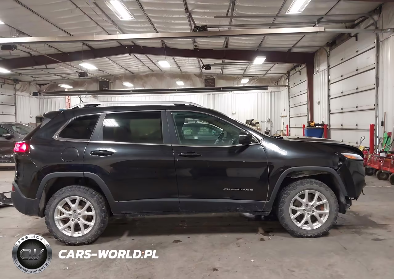 2015 Jeep Cherokee Latitude VIN:1C4PJMCS5FW614905 - 14