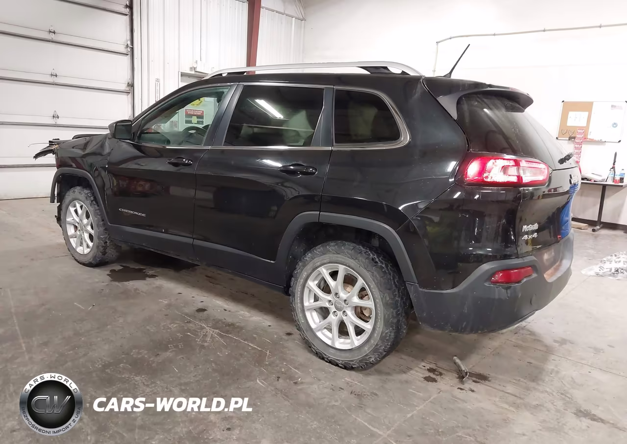 2015 Jeep Cherokee Latitude VIN:1C4PJMCS5FW614905 - 3