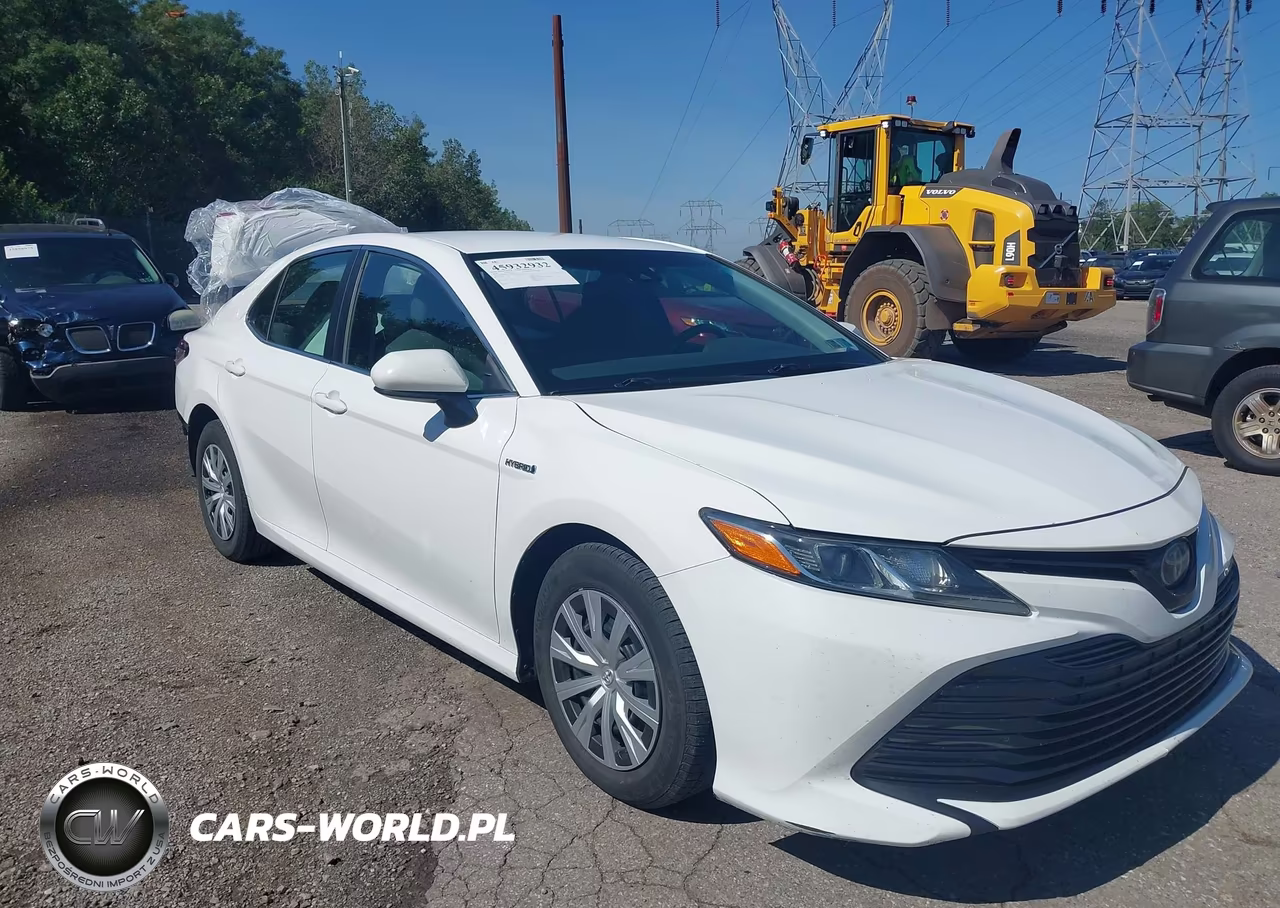 2018 Toyota Camry Hybrid Le – zdjęcie 1 z 16