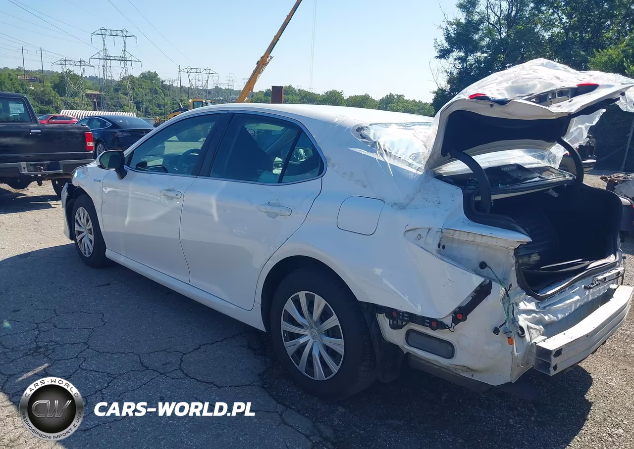 2018 Toyota Camry Hybrid Le VIN:4T1B31HK3JU506018 - 3