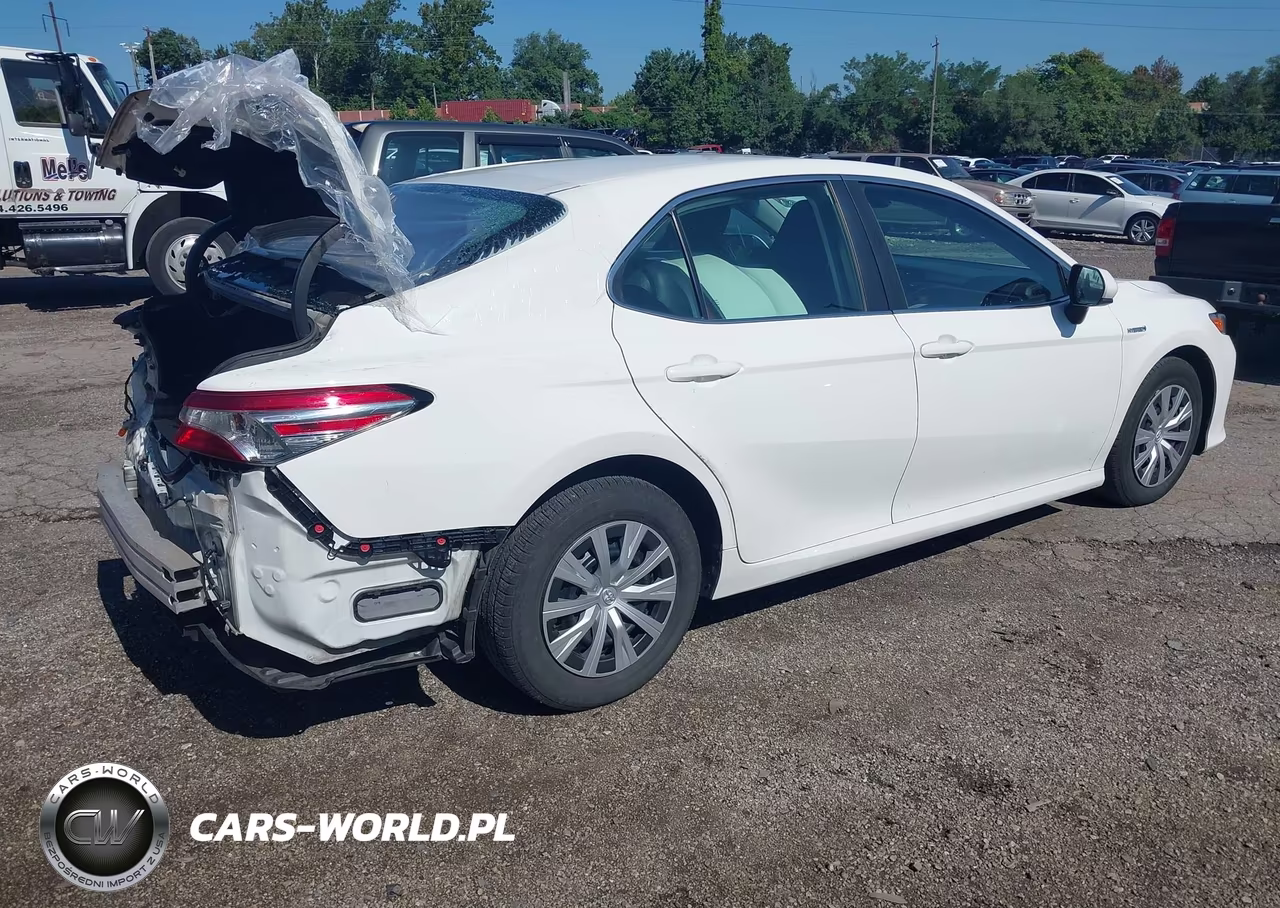2018 Toyota Camry Hybrid Le VIN:4T1B31HK3JU506018 - 4