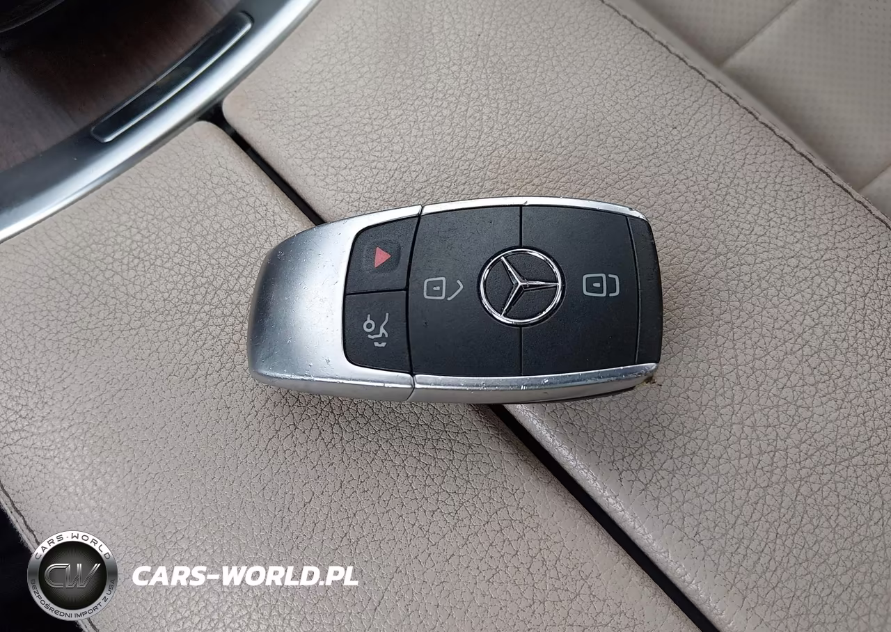 2019 Mercedes-Benz C 300 4Matic VIN:55SWF8EBXKU284046 - 11