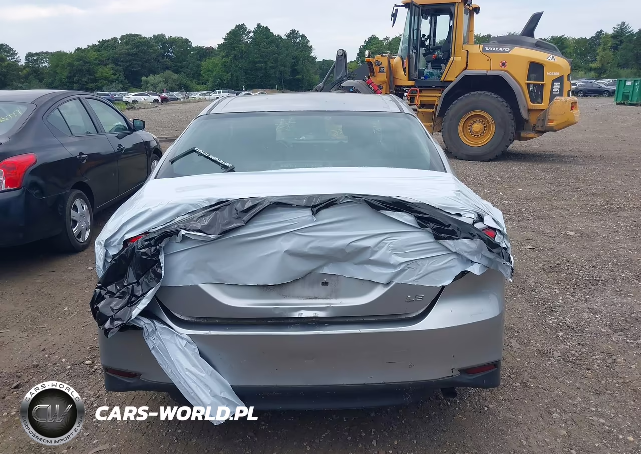 2018 Toyota Camry Le VIN:4T1B11HK2JU590466 - 15