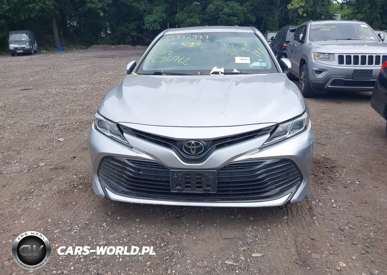 2018 Toyota Camry Le VIN:4T1B11HK2JU590466 - 6