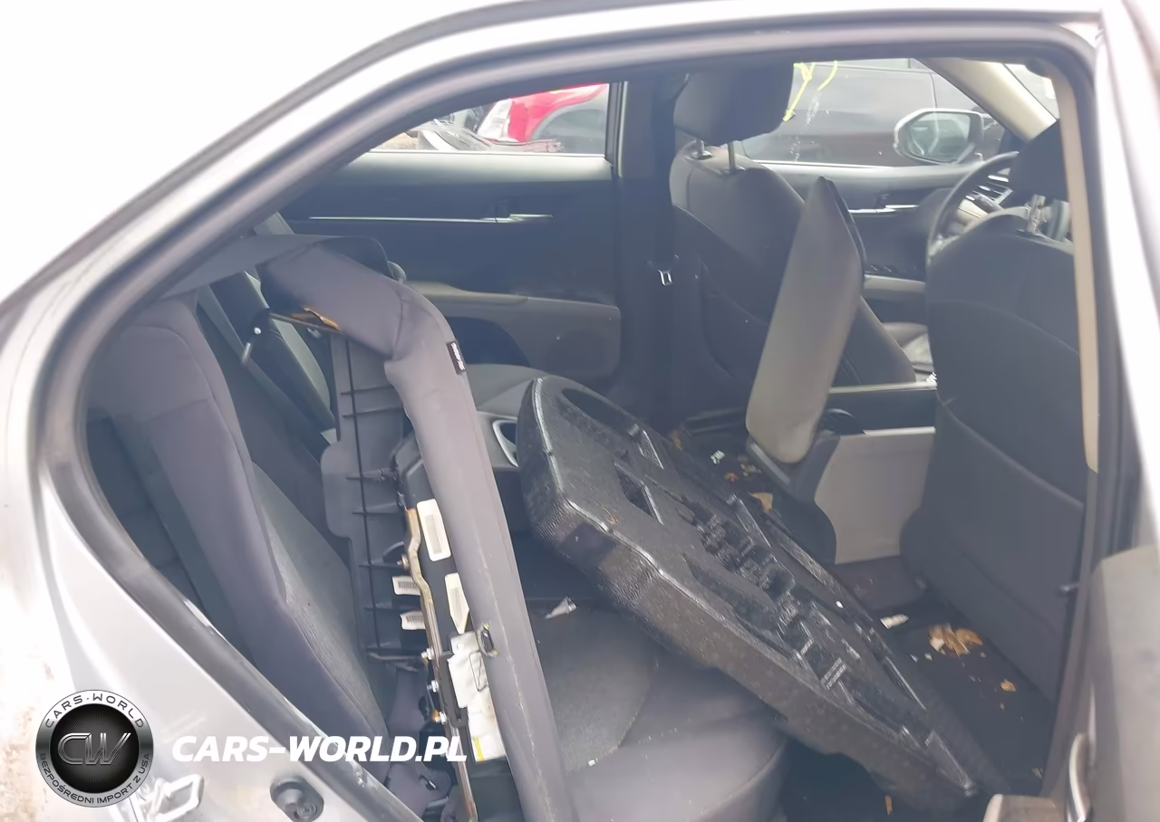 2018 Toyota Camry Le VIN:4T1B11HK2JU590466 - 8