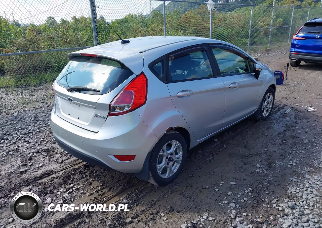 2015 Ford Fiesta Se VIN:3FADP4EJ5FM220154 - 4
