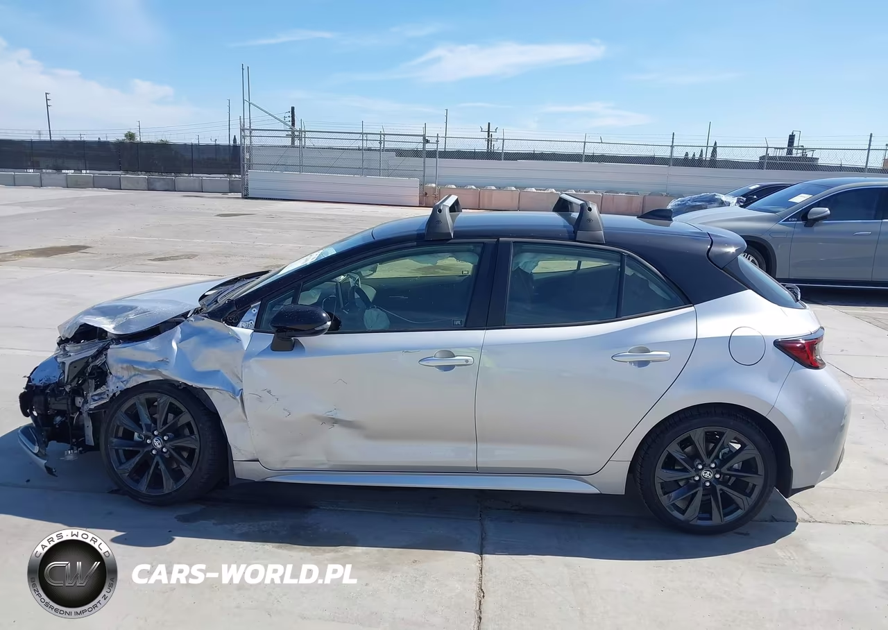 2026 Toyota Corolla Xse VIN:JTNC4MBE3T3270338 - 16
