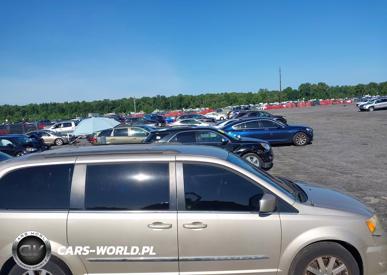 2014 Chrysler Town & Country Touring VIN:2C4RC1BG4ER232726 - 13