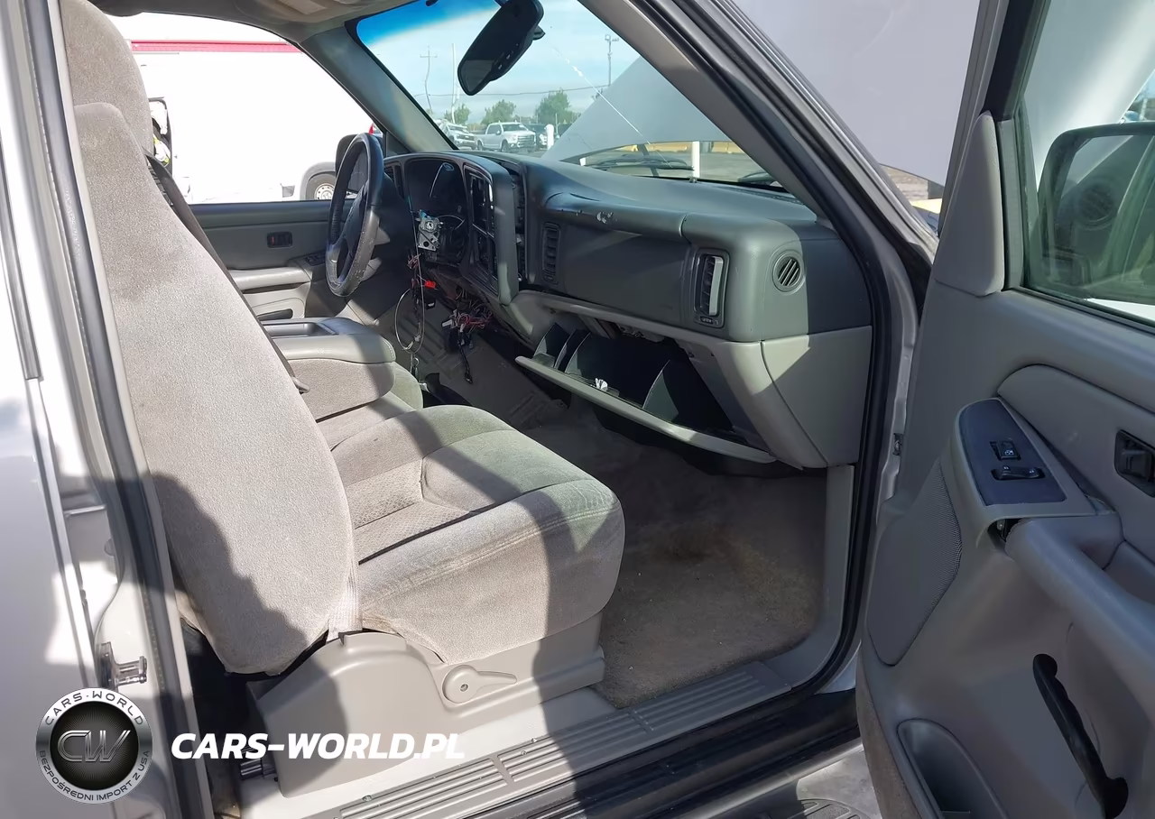 2004 Chevrolet Tahoe Ls VIN:1GNEC13V24J120786 - 5