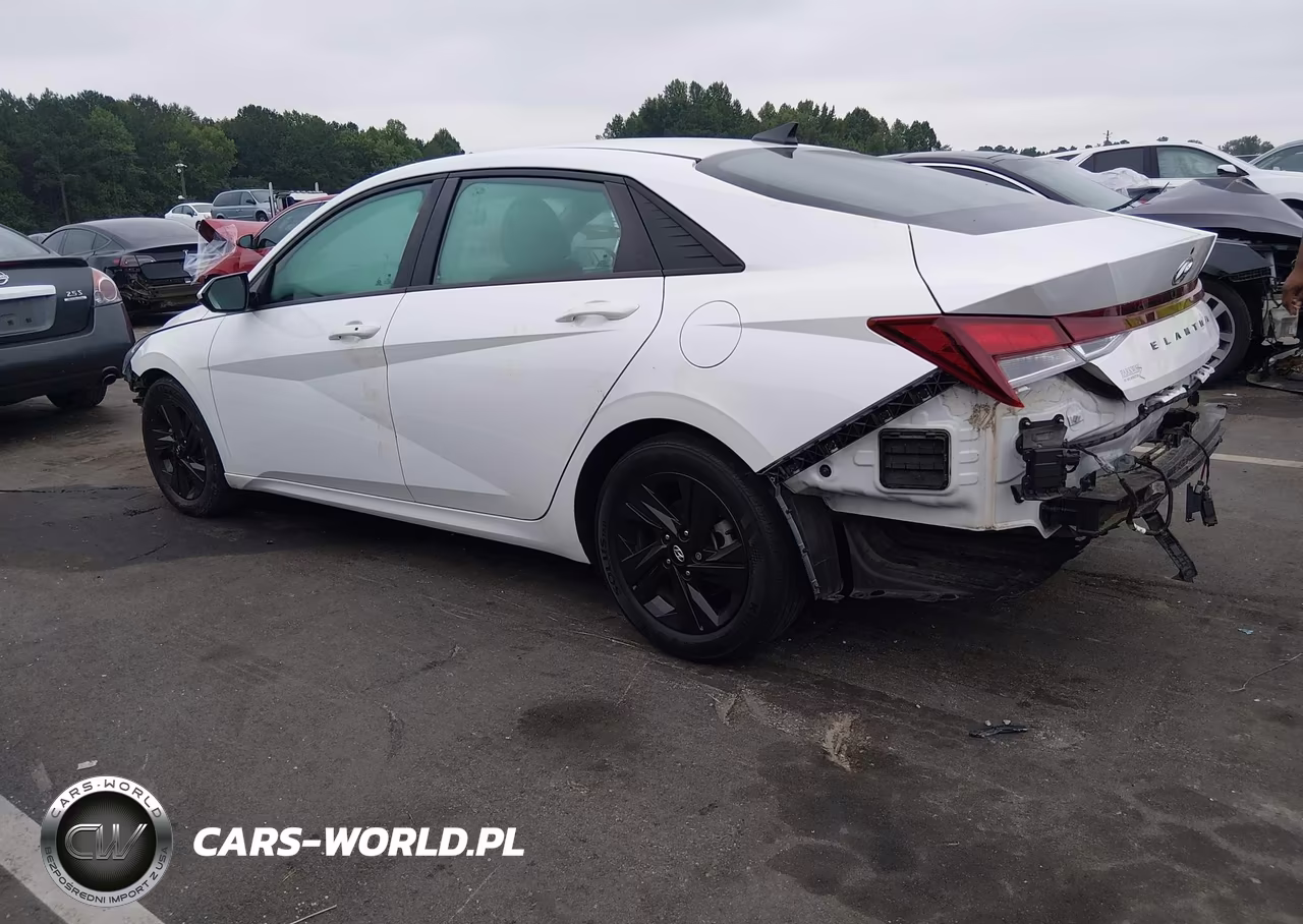 2022 Hyundai Elantra Sel VIN:5NPLM4AG1NH057869 - 3