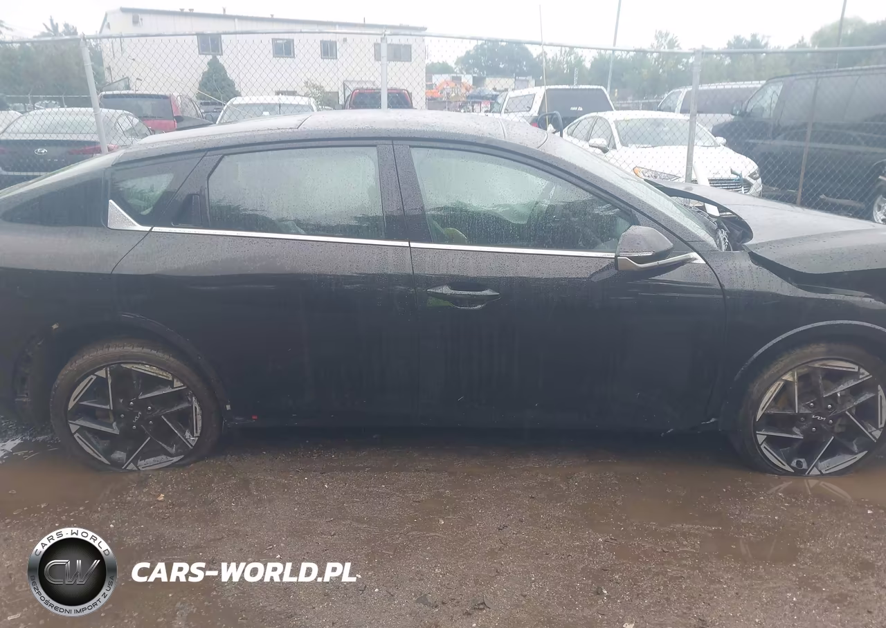 2025 Kia K4 Gt-Line VIN:3KPFW4DE8SE139244 - 14