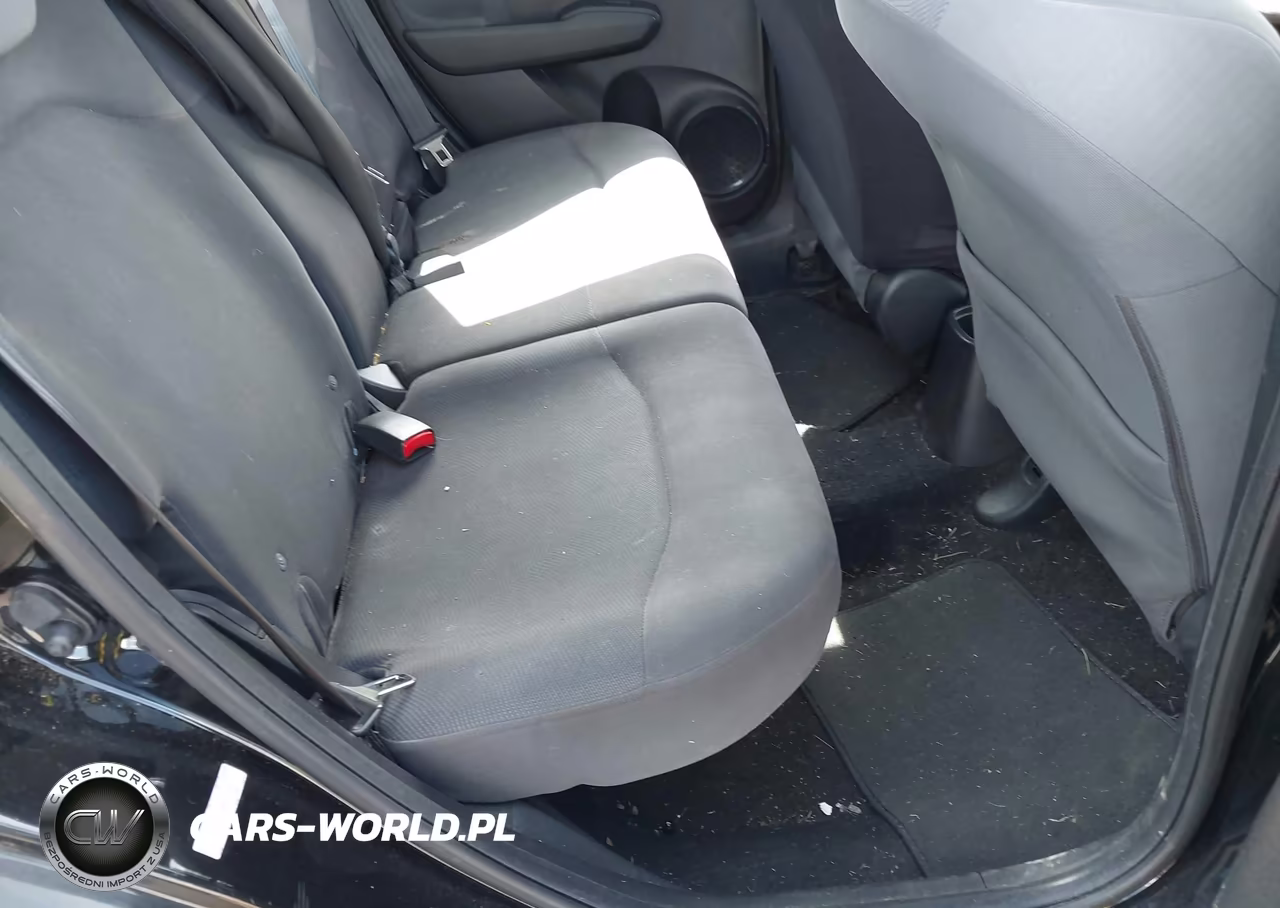 2010 Honda Fit VIN:JHMGE8H24AS023810 - 8