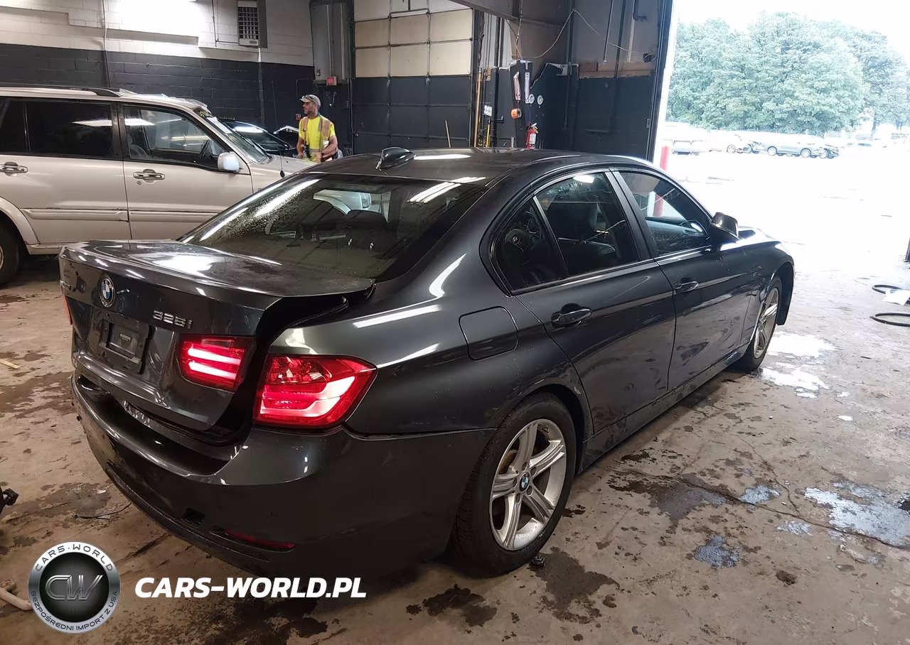 2015 BMW 328I xDrive VIN:WBA3B5C54FF963062 - 4