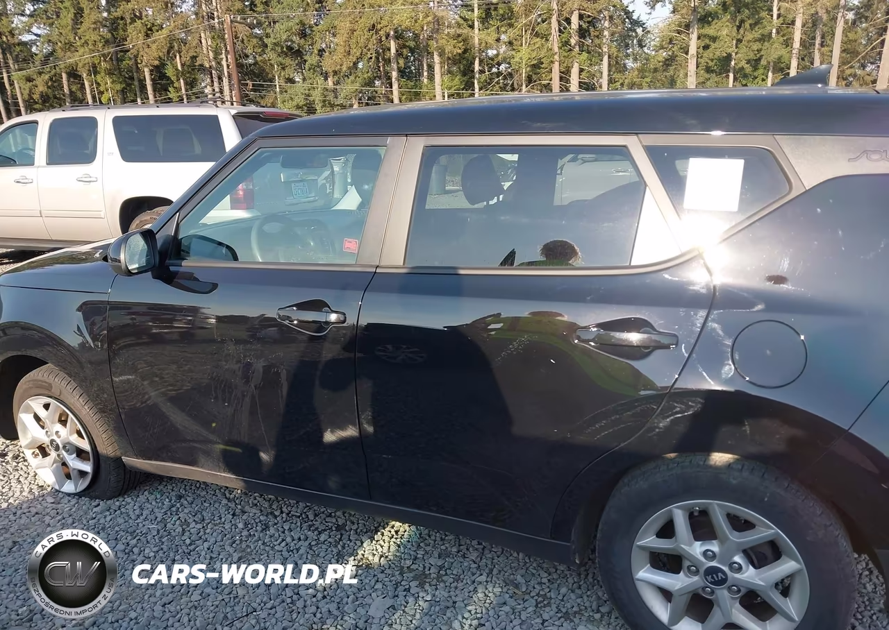 2021 Kia Soul S VIN:KNDJ23AU3M7752497 - 14