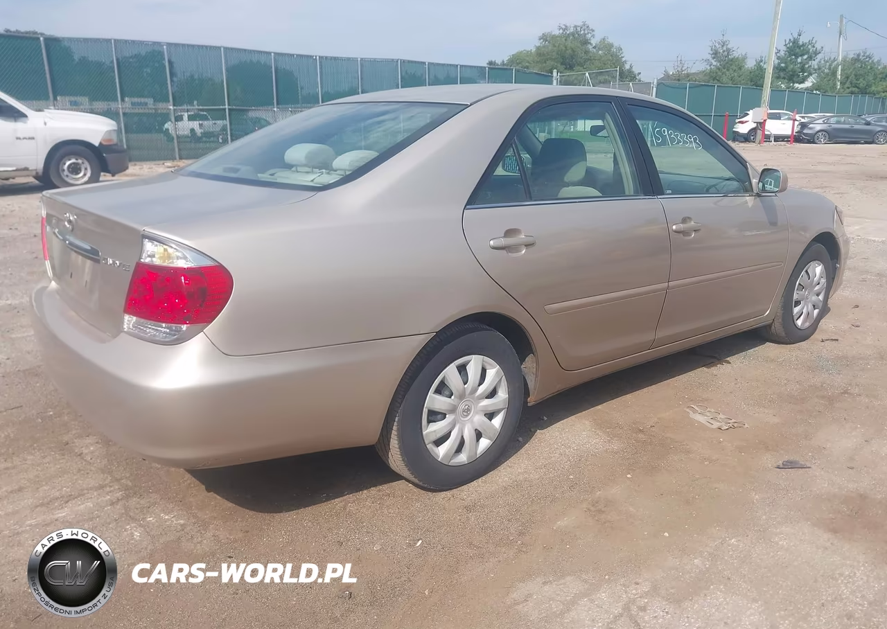 2005 Toyota Camry Le VIN:4T1BE32K75U084386 - 4
