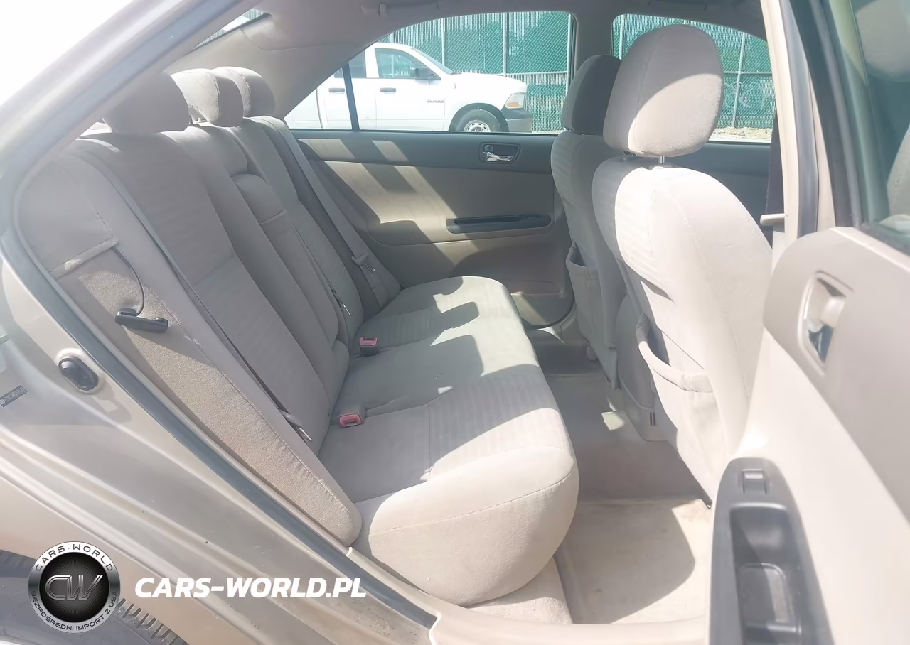 2005 Toyota Camry Le VIN:4T1BE32K75U084386 - 8