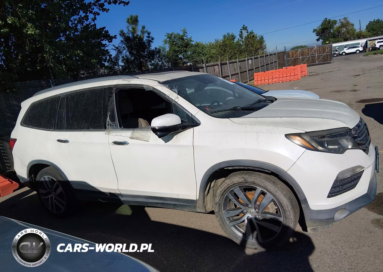 2016 Honda Pilot Touring VIN:5FNYF5H99GB051395 - 13