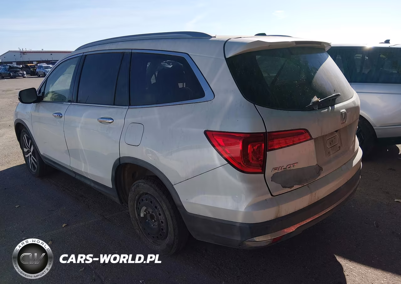 2016 Honda Pilot Touring VIN:5FNYF5H99GB051395 - 3