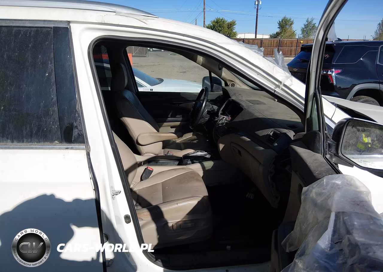 2016 Honda Pilot Touring VIN:5FNYF5H99GB051395 - 5