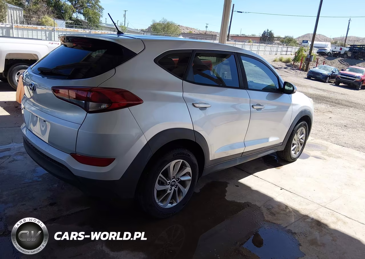 2018 Hyundai Tucson Se VIN:KM8J23A45JU670702 - 4