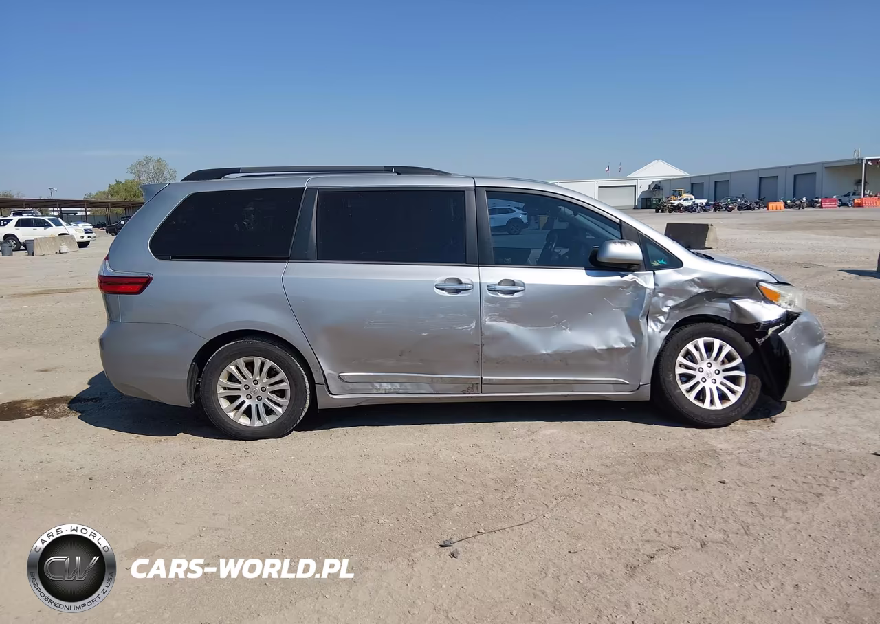 2017 Toyota Sienna Xle 8 Passenger VIN:5TDYZ3DC4HS889991 - 13