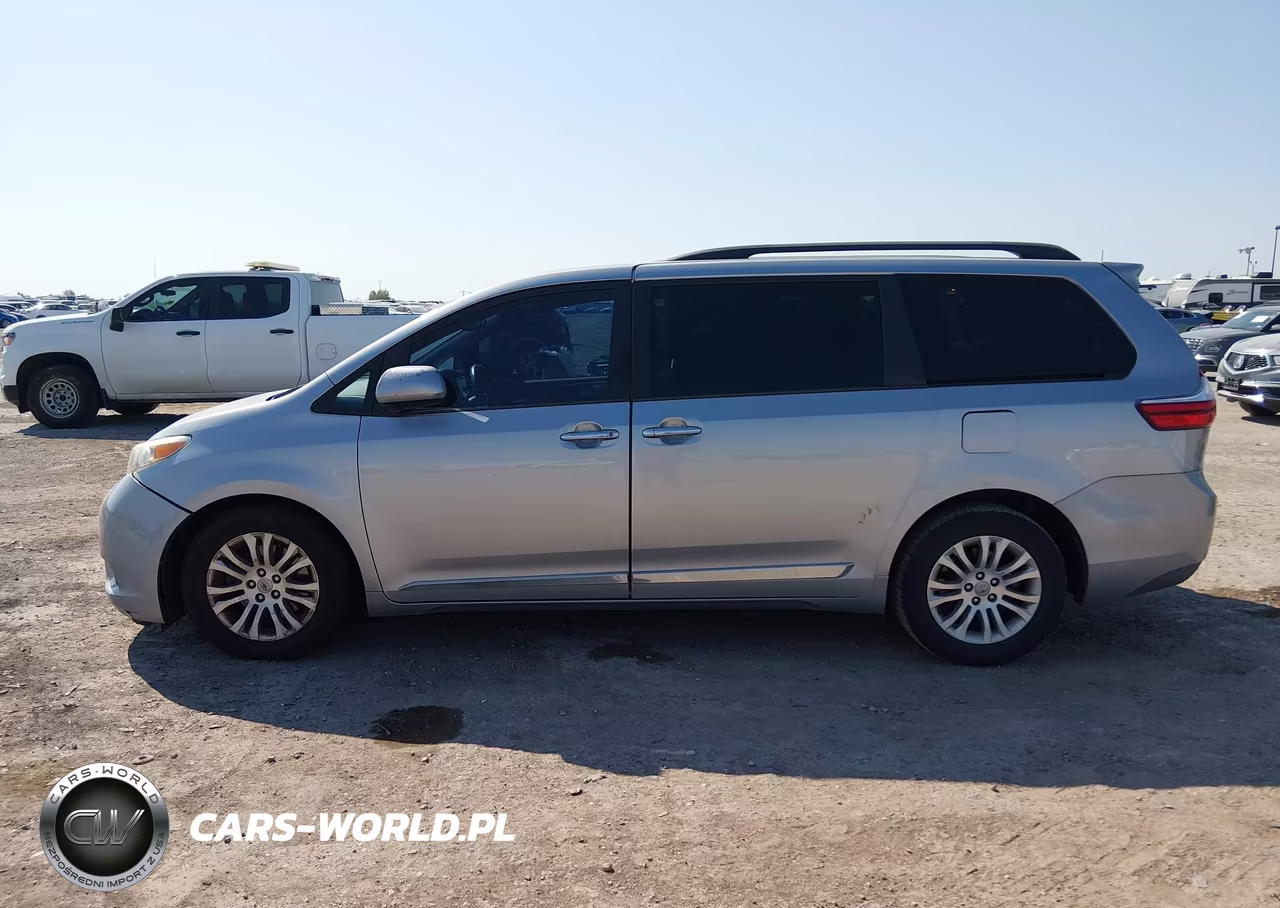 2017 Toyota Sienna Xle 8 Passenger VIN:5TDYZ3DC4HS889991 - 14