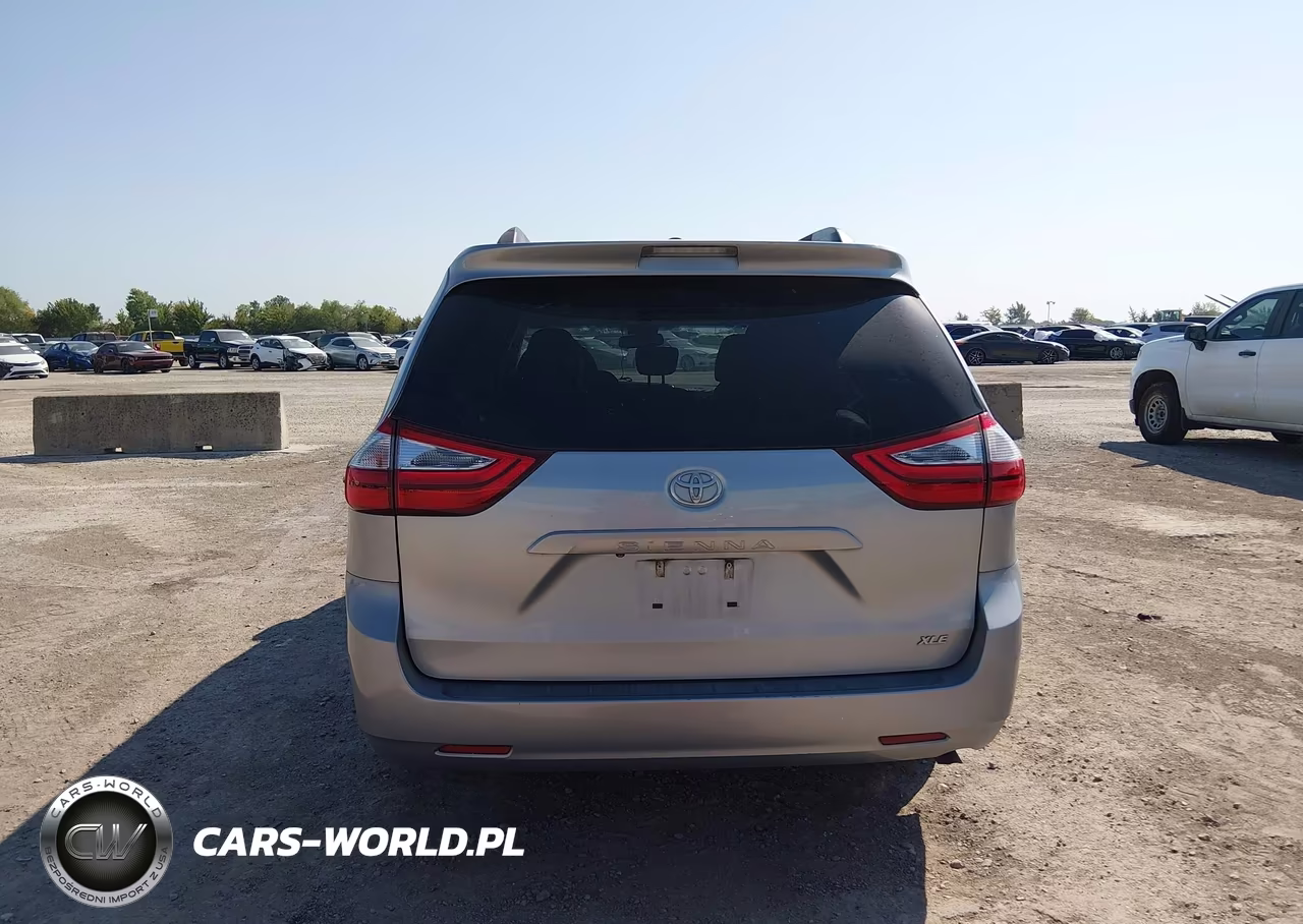 2017 Toyota Sienna Xle 8 Passenger VIN:5TDYZ3DC4HS889991 - 16