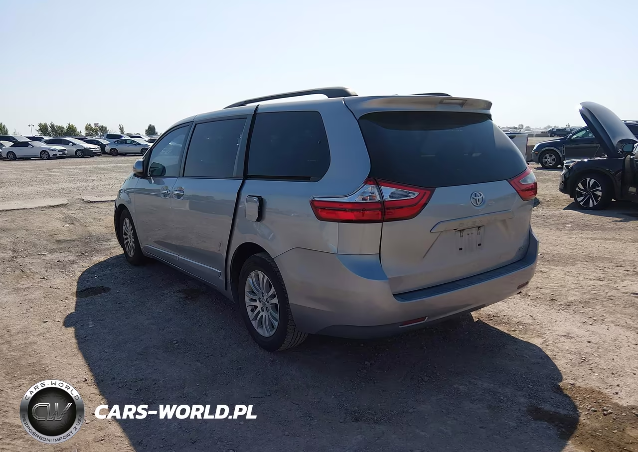 2017 Toyota Sienna Xle 8 Passenger VIN:5TDYZ3DC4HS889991 - 3