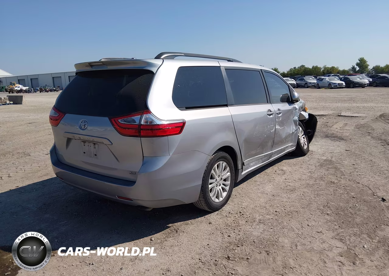 2017 Toyota Sienna Xle 8 Passenger VIN:5TDYZ3DC4HS889991 - 4