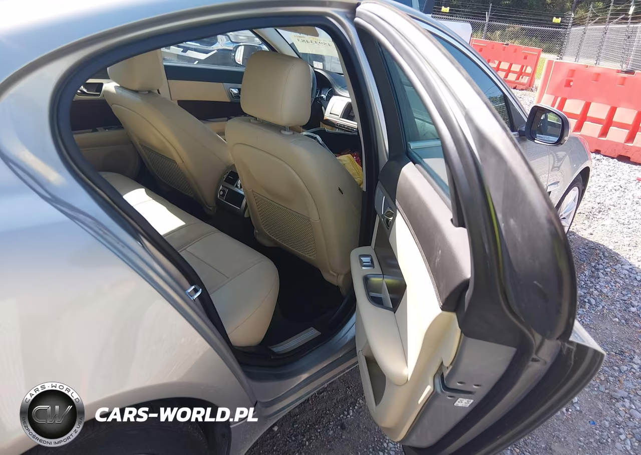 2013 Jaguar Xf I4 T VIN:SAJWA0ES4DPS99380 - 8