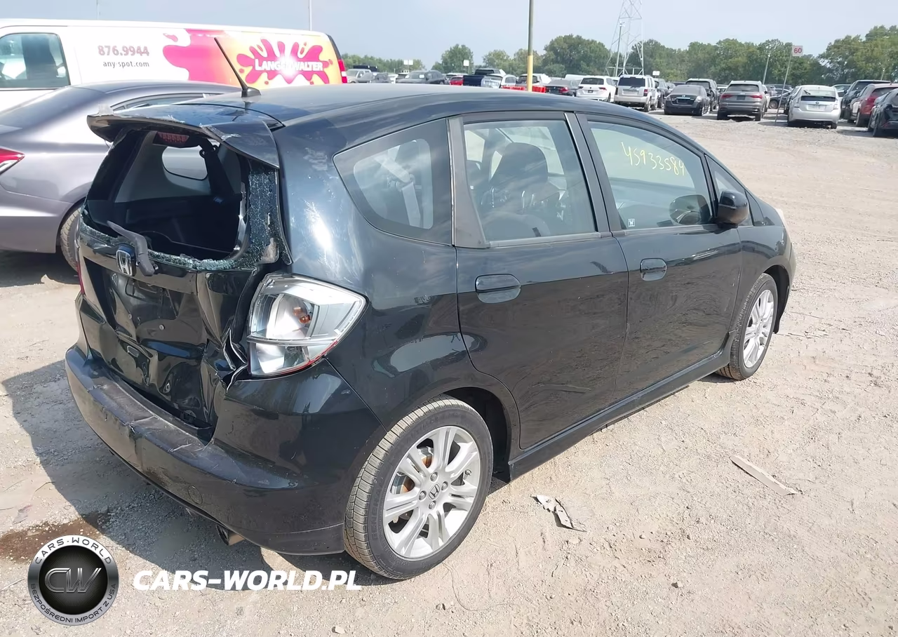 2011 Honda Fit Sport VIN:JHMGE8H58BC000634 - 4