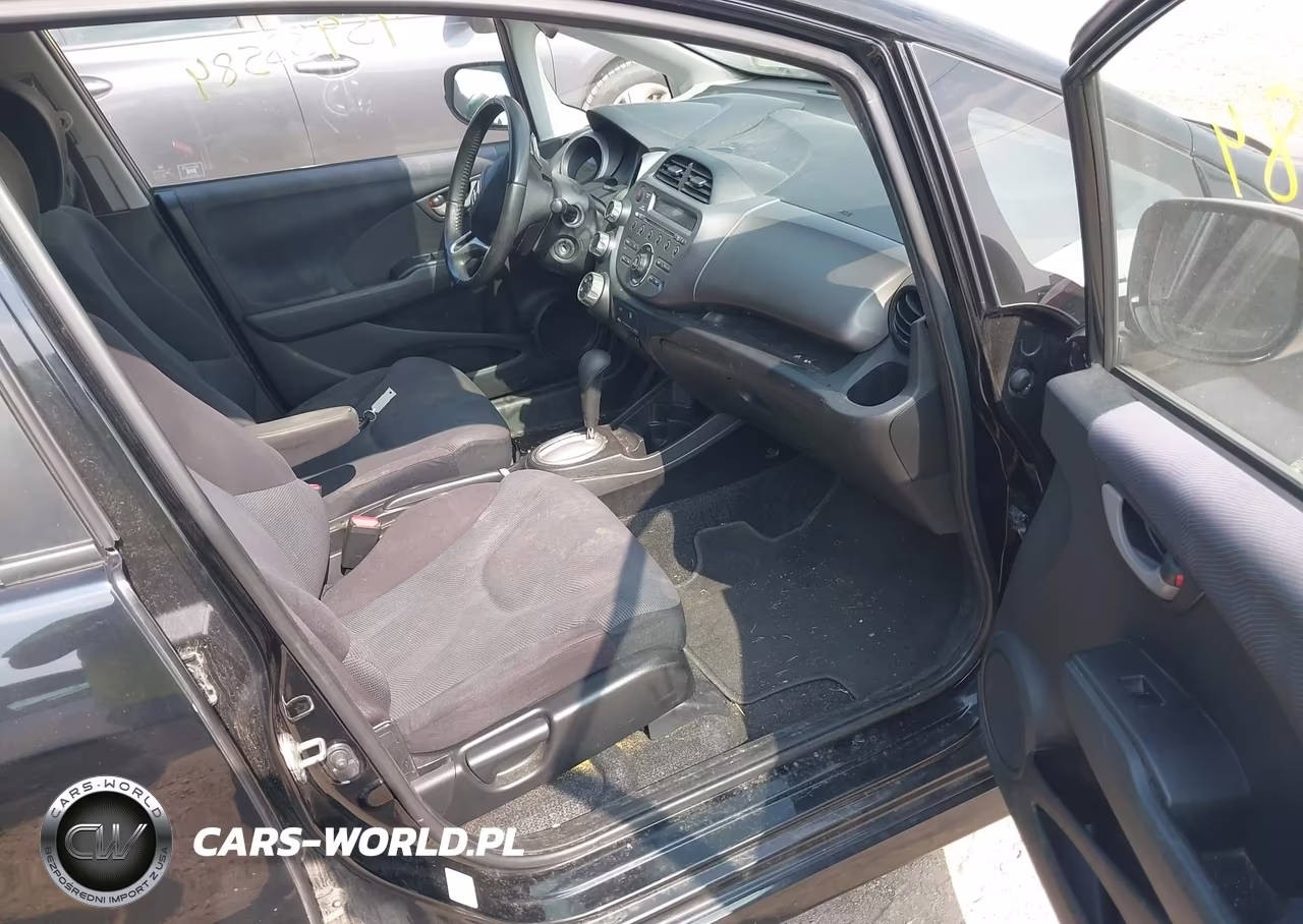 2011 Honda Fit Sport VIN:JHMGE8H58BC000634 - 5