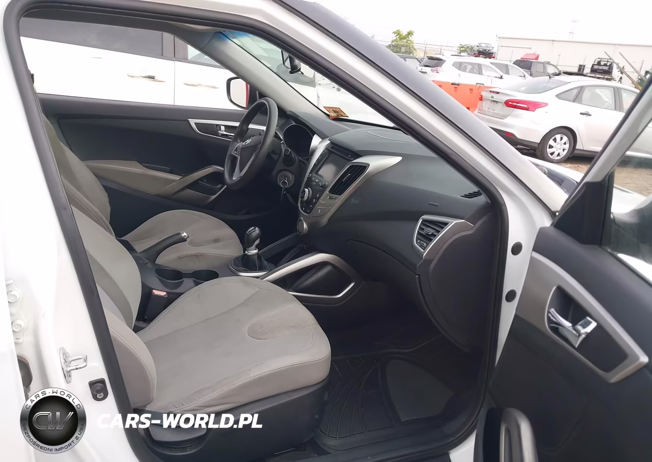2012 Hyundai Veloster Base W-Gray VIN:KMHTC6AD9CU024993 - 5