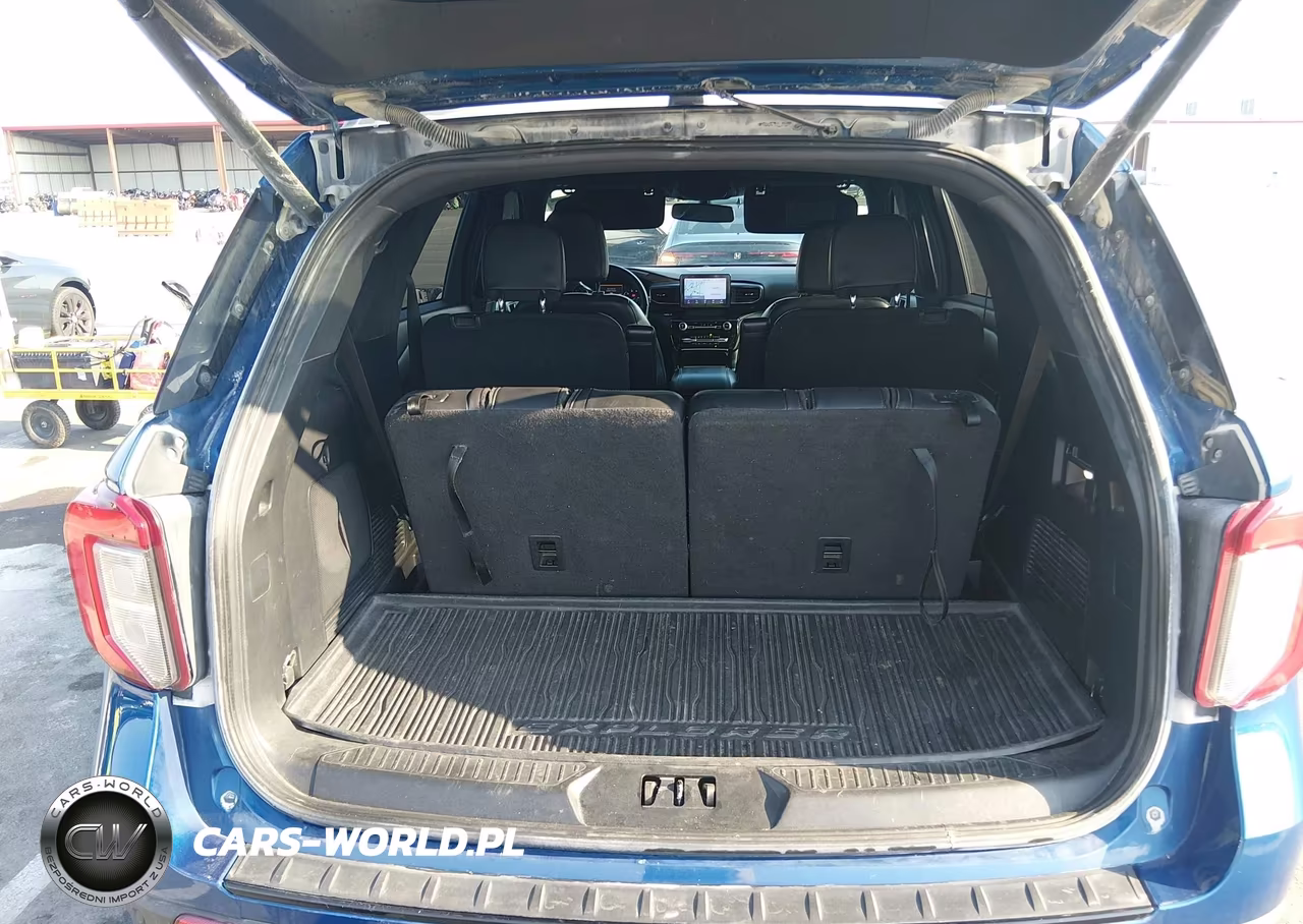 2023 Ford Explorer St-Line VIN:1FMSK8KHXPGA08379 - 17