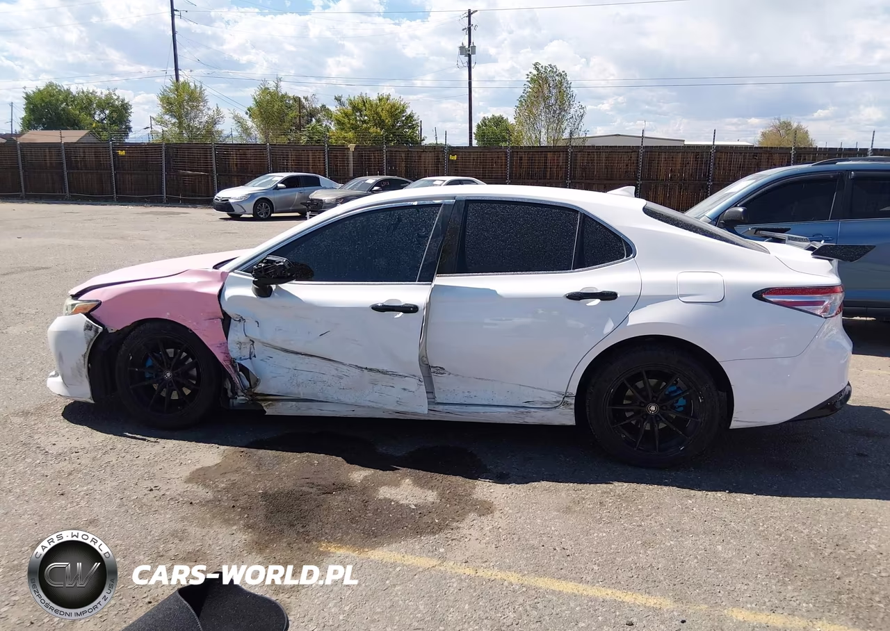 2019 Toyota Camry Le VIN:4T1B11HK7KU239182 - 15
