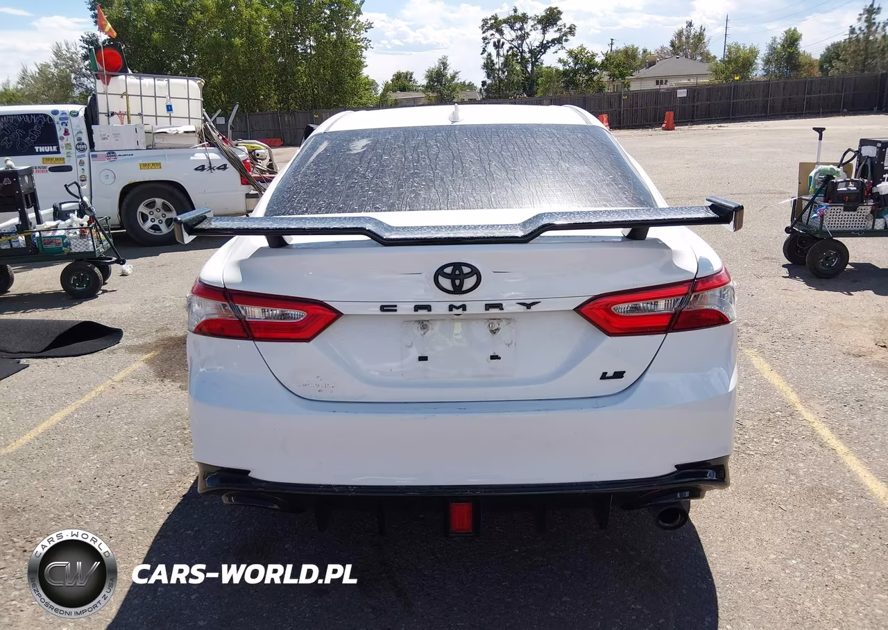 2019 Toyota Camry Le VIN:4T1B11HK7KU239182 - 17
