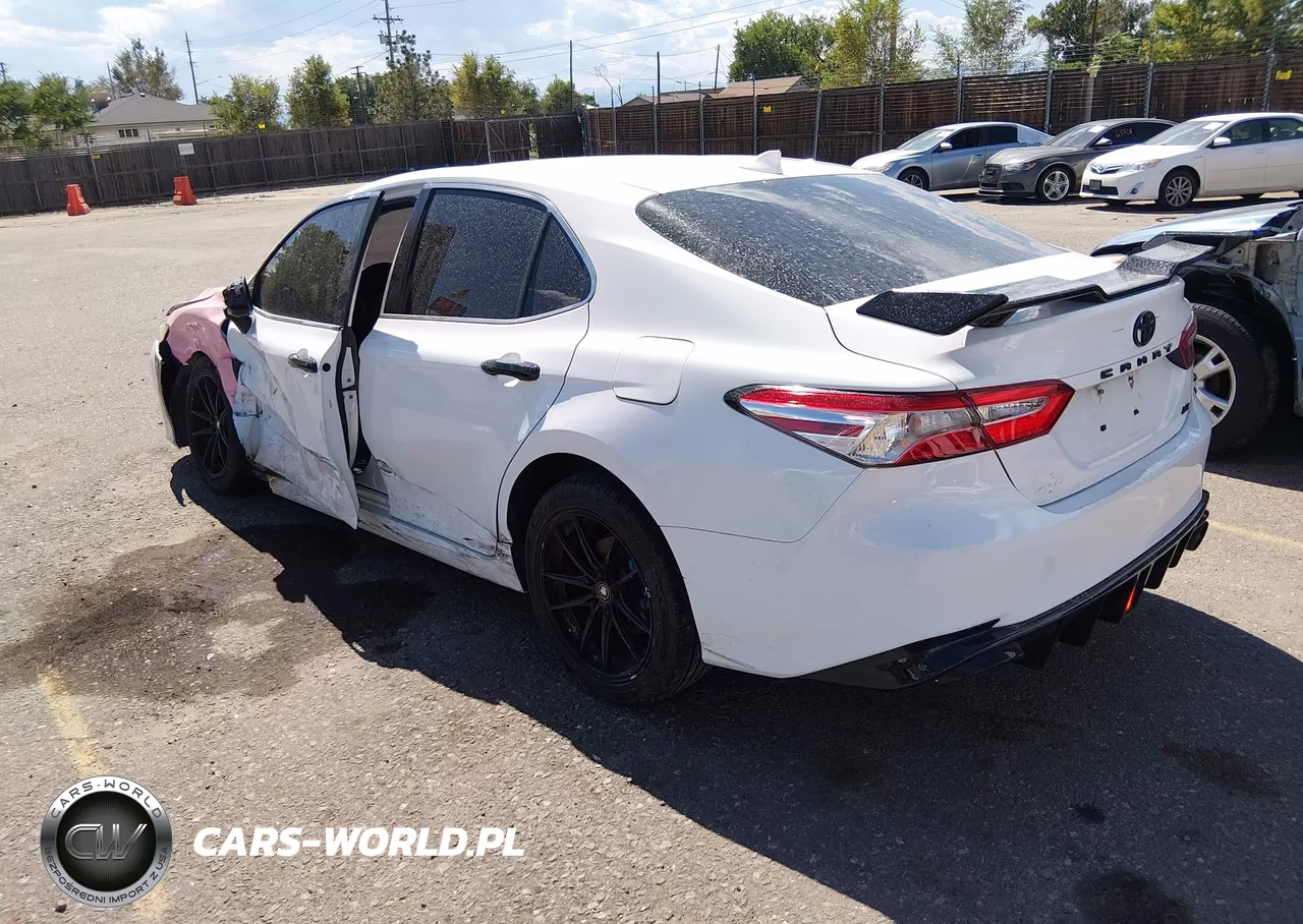 2019 Toyota Camry Le VIN:4T1B11HK7KU239182 - 3