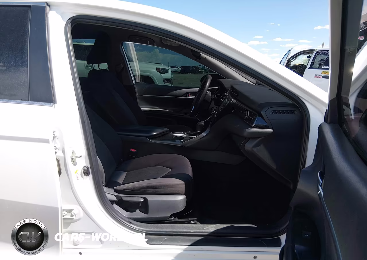2019 Toyota Camry Le VIN:4T1B11HK7KU239182 - 5