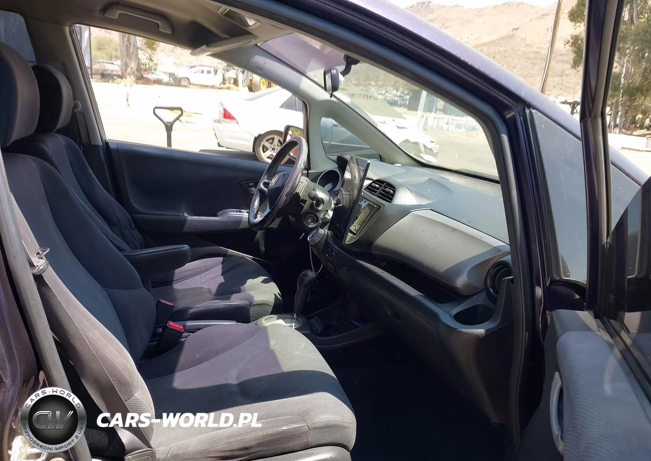 2010 Honda Fit Sport VIN:JHMGE8H46AC031547 - 5