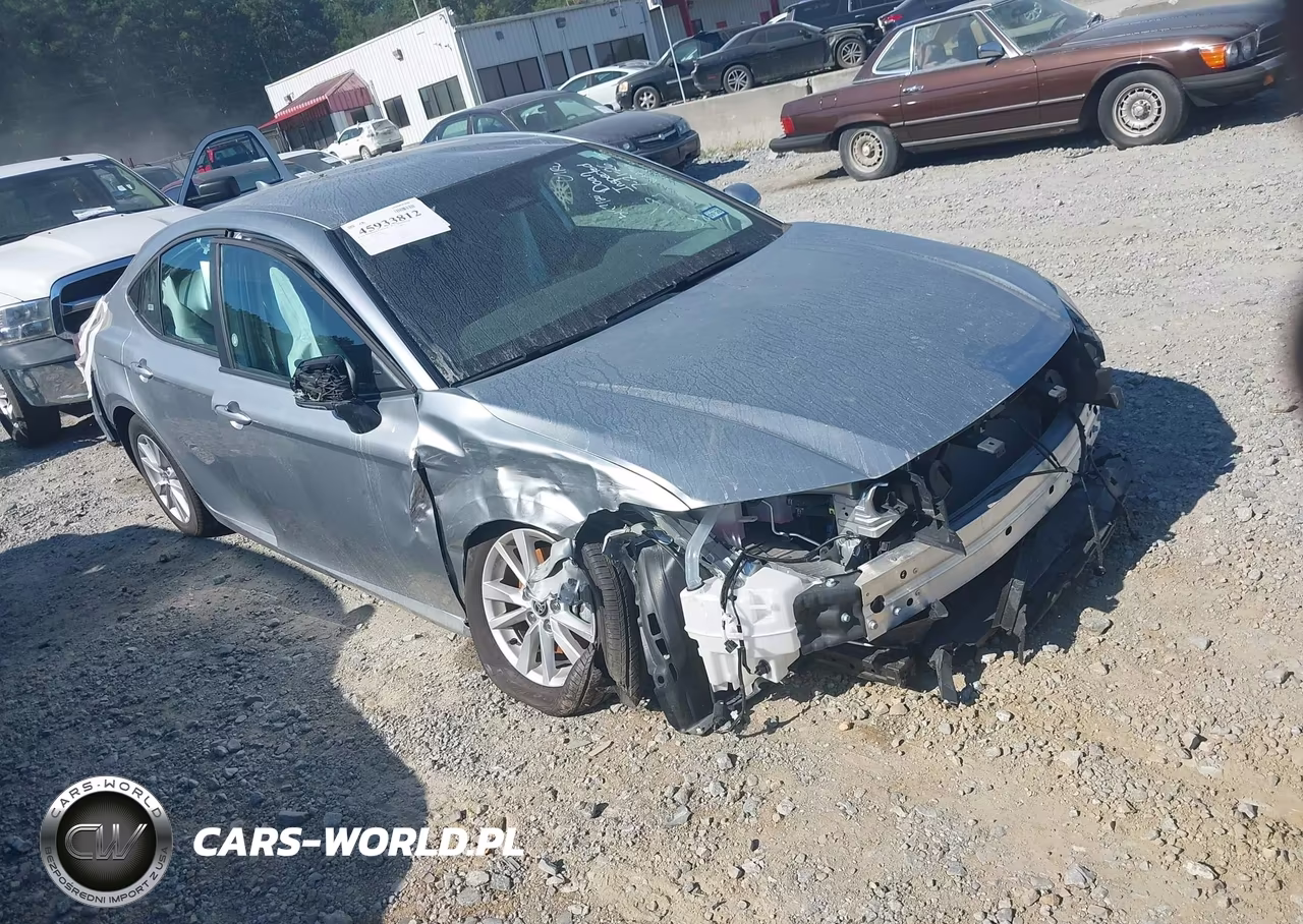 2026 Toyota Camry Le – zdjęcie 1 z 16