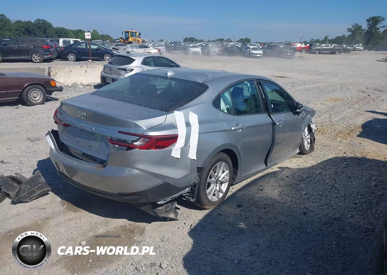 2026 Toyota Camry Le VIN:4T1DAACK4TU709704 - 4