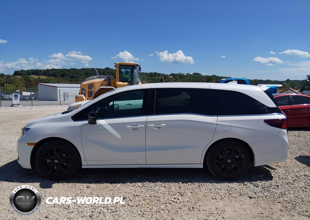 2026 Honda Odyssey Sport-L VIN:5FNRL6H75TB043967 - 14