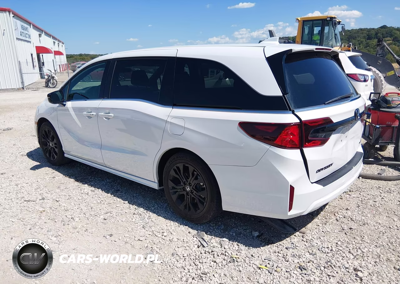 2026 Honda Odyssey Sport-L VIN:5FNRL6H75TB043967 - 3